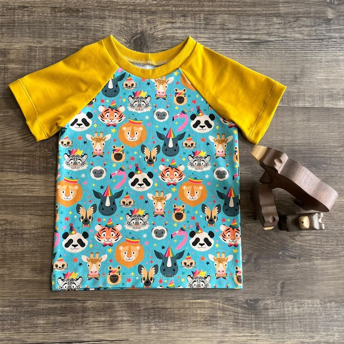 Short Sleeved Raglan T-shirt - Circus Print