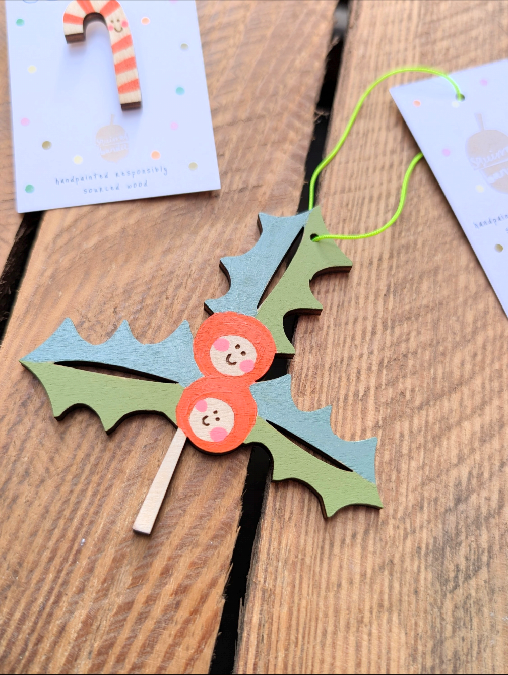Smiley Holly Wooden Decoration